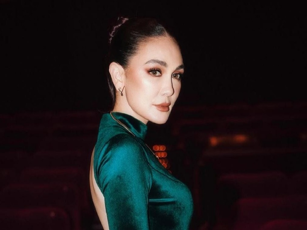 Luna Maya Akui Susah Berakting Serius Pas Syuting Film Komedi Terbaru