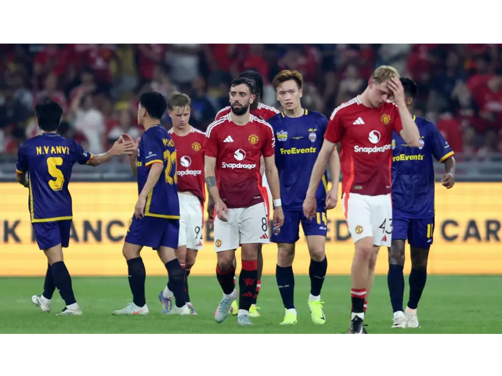 Manchester United Dicemooh Setelah Kalah di Malaysia