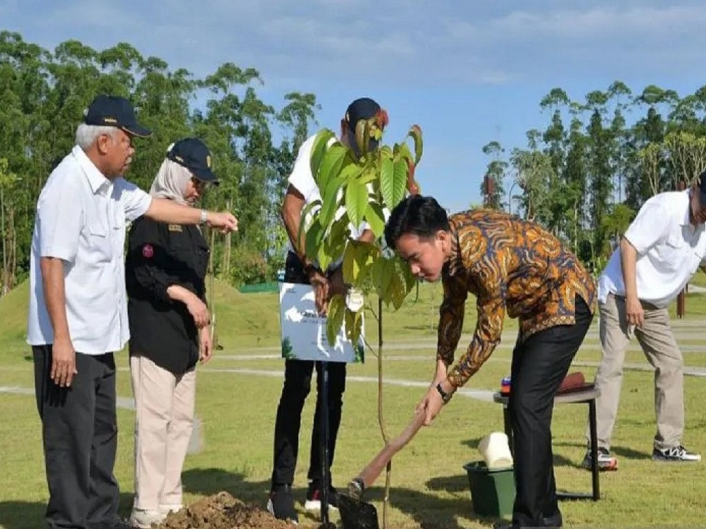 Wapres Gibran Tanam Pohon Ulin di IKN, Simbol Ketangguhan dan Keteguhan dalam Menghadapi Tantangan