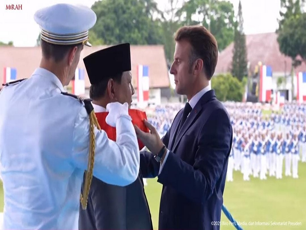 Prabowo Terima Tanda Jasa Tertinggi dari Presiden Prancis Emmanuel Macron