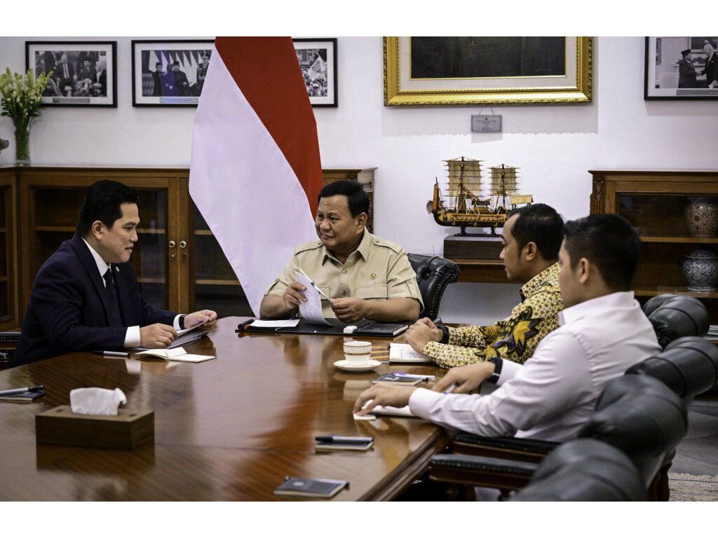 Presiden Prabowo Subianto Bahas Kesiapan Diskon Transportasi Nasional dengan Menteri BUMN Erick Thohir