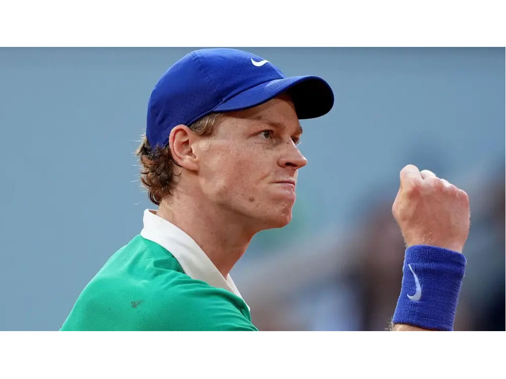 Jannik Sinner Kalahkan Novak Djokovic untuk Melaju ke Final Lawan Carlos Alcaraz di Prancis Terbuka 2025