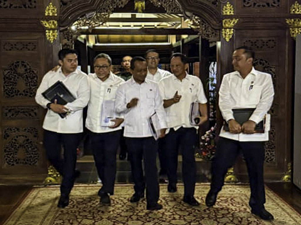 Presiden Prabowo Subianto Gelar Pertemuan Mendadak Bahas Penertiban Kawasan Hutan dan Tambang Ilegal