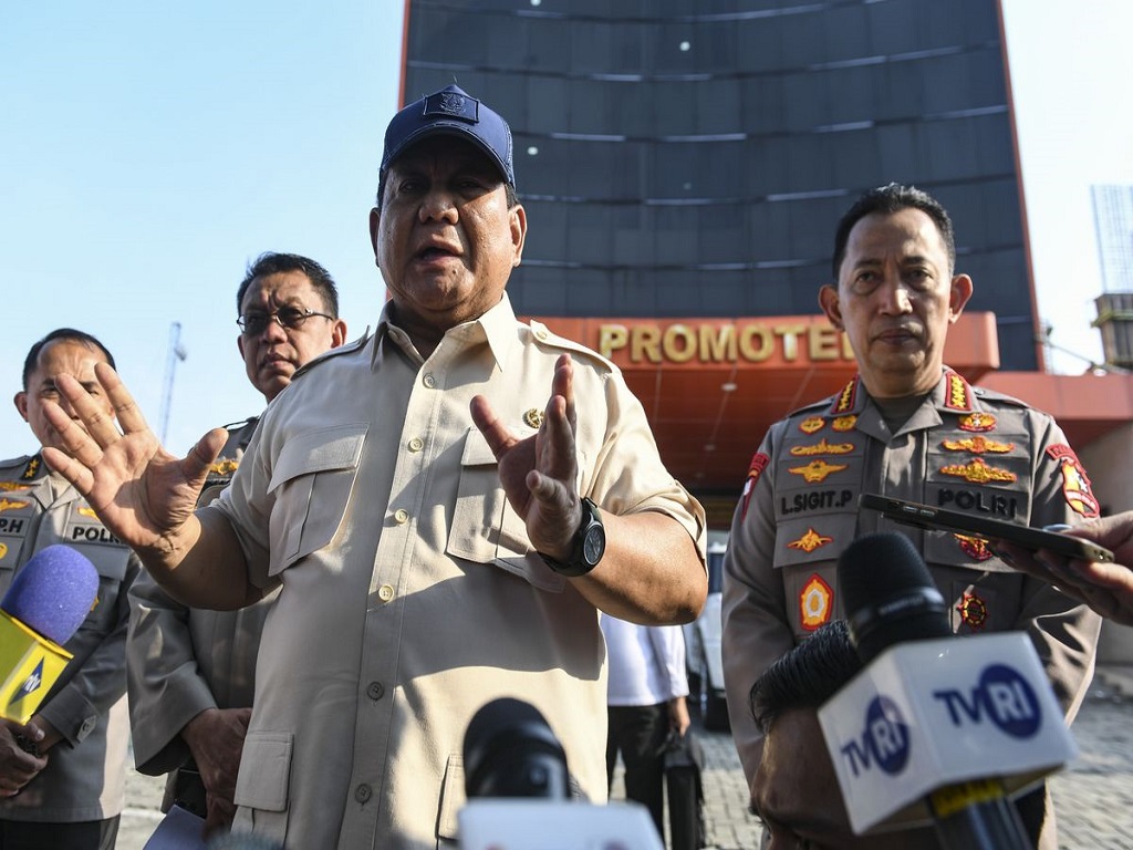 Presiden Prabowo Minta Kapolri Naikkan Pangkat-Sekolahkan Polisi Korban Kerusuhan