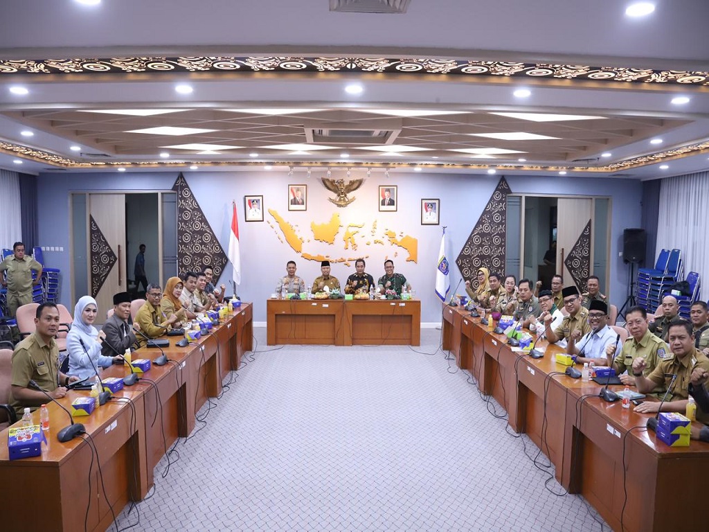 Dirjen Polpum Kemendagri Gerakan Forkopimda dan Forkopimcam Kota Depok Hidupkan Siskamling untuk Ciptakan Rasa Aman Masyarakat