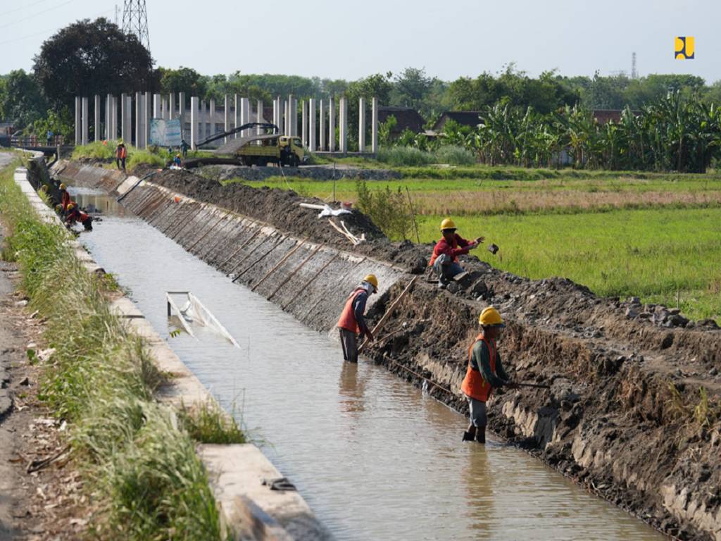 Perkuat Ketahanan Pangan dan Produktivitas Petani, Kementerian PU Lakukan Rehabilitasi Jaringan Irigasi Delta Brantas di Sidoarjo