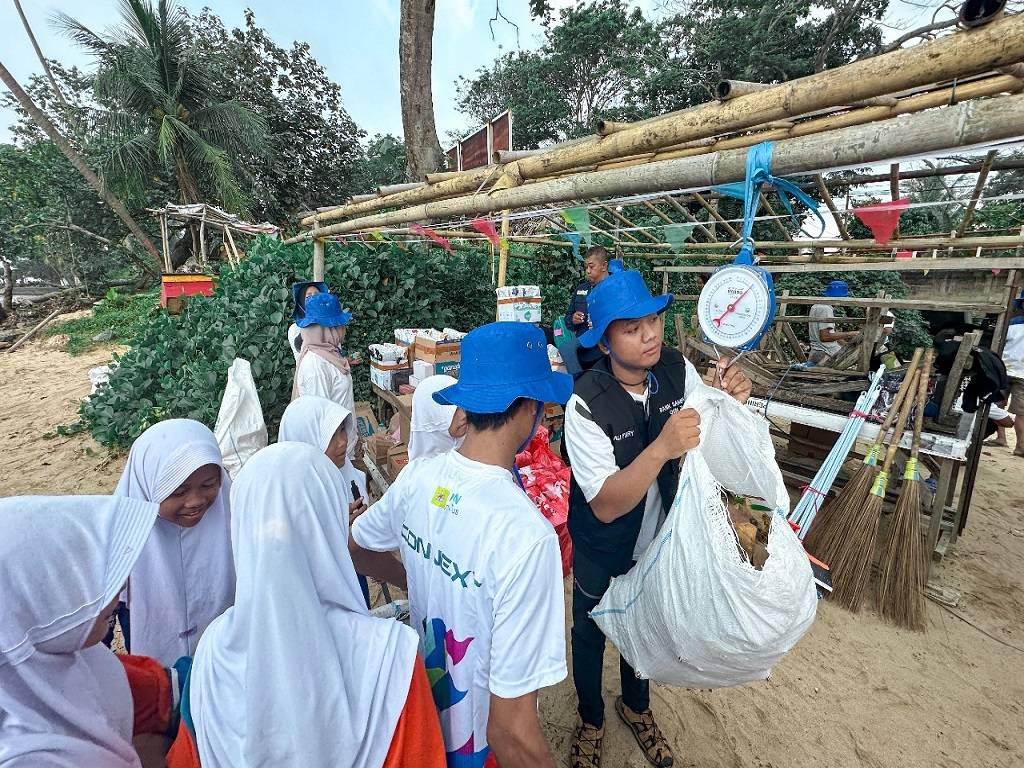 Wujudkan Ekosistem Laut Bersih, PLN Icon Plus Gelar Aksi Peduli Pesisir