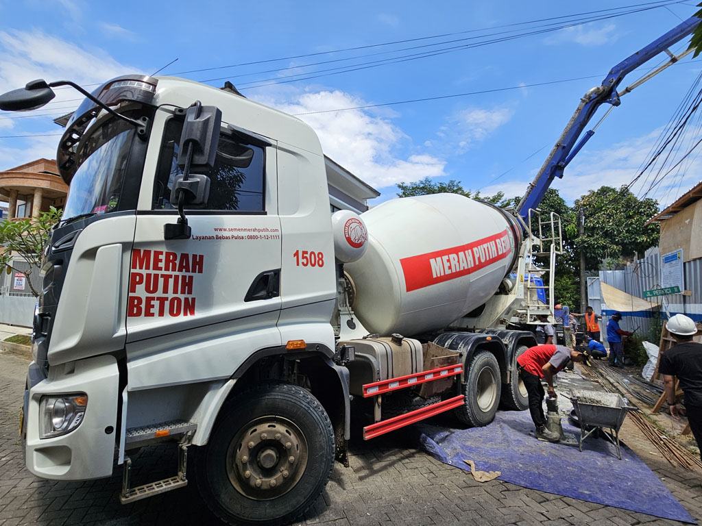 Hari Arsitektur Dunia Semen Merah Putih Menekankan Pentingnya Standar Keamanan Industri Konstruksi