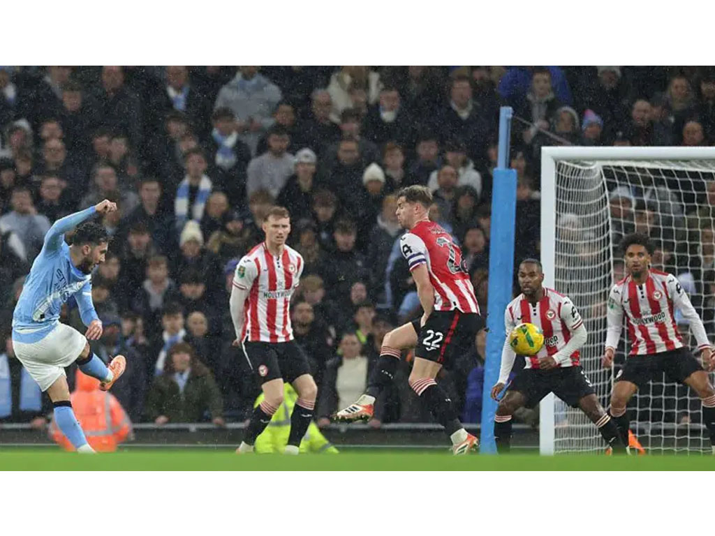 Manchester City ke Semifinal Carabao Cup Singkirkan Brentford di Perempat Final
