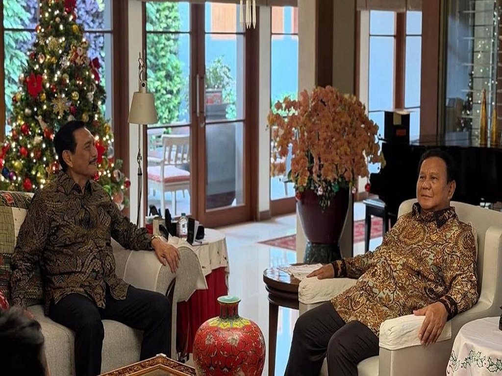 Presiden Prabowo Kunjungi Luhut di Momen Natal, Bahas Isu Strategis