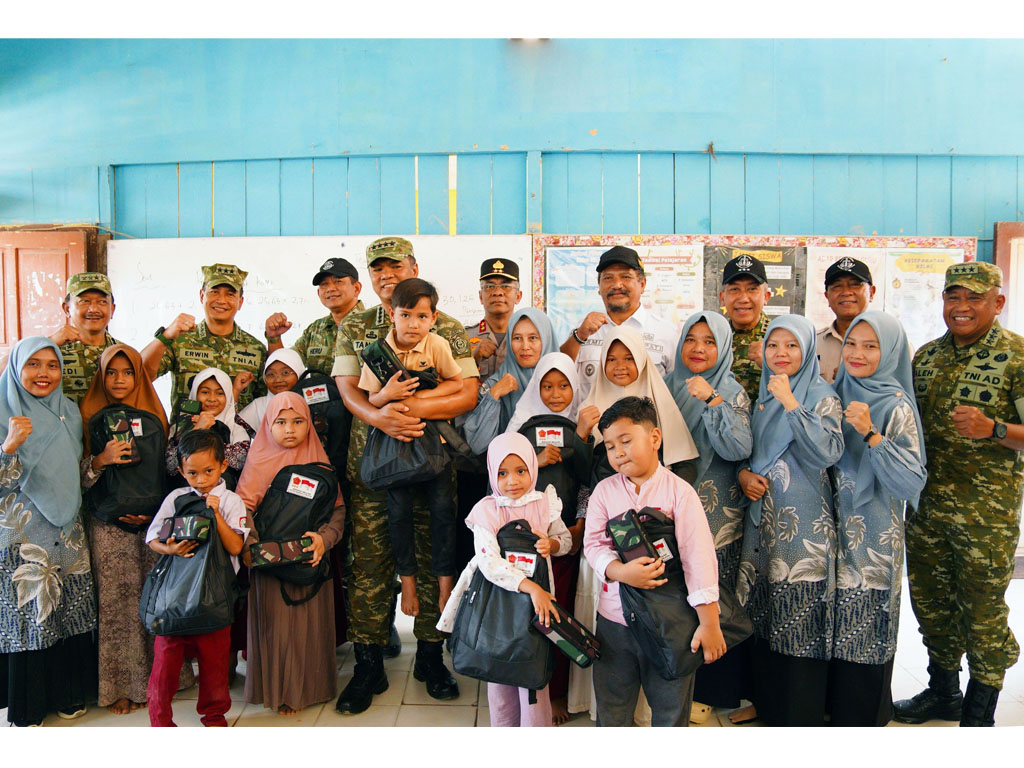 Wakil Panglima TNI Jenderal TNI Tandyo Budi Revita: Taruna Mampu Obati Hati Masyarakat Terdampak Banjir Aceh Tamiang