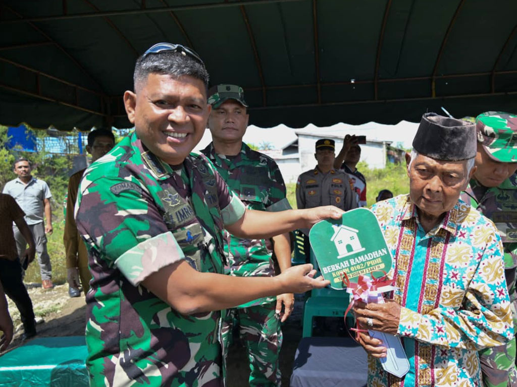 Danrem 011 Lilawangsa Kol Inf Ali Imran Bangun Rumah Layak Huni untuk Lansia Warga Pidie di Aceh