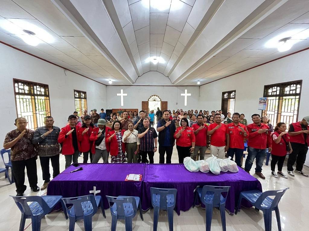 Dirjen Polpum Kemendagri Gelar Rapat Tim Terpadu Pengawasan Ormas yang Dirangkaikan dengan Penyaluran Bansos Bagi Masyarakat Terdampak Bencana di Sumatera Utara