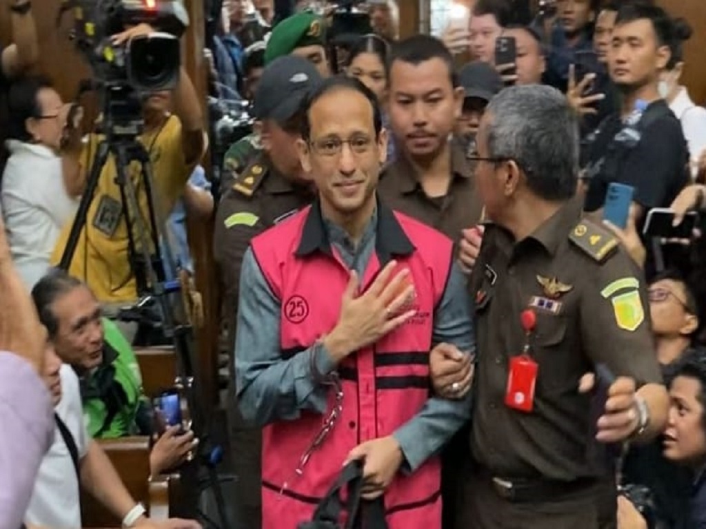 Nadiem Makarim Kenakan Gelang Detektor di Kaki Hadiri Sidang Tuntutan