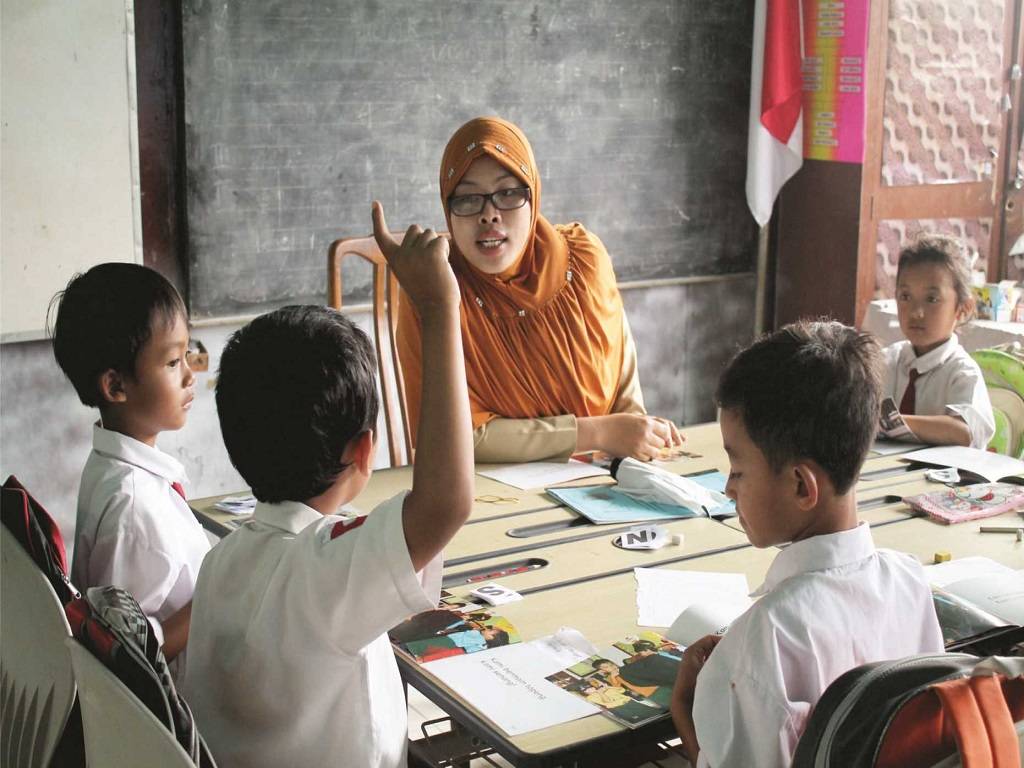 Kemendikdasmen Sebut Tak Ada Pernyataan Guru Non-ASN Dilarang Mengajar di 2027