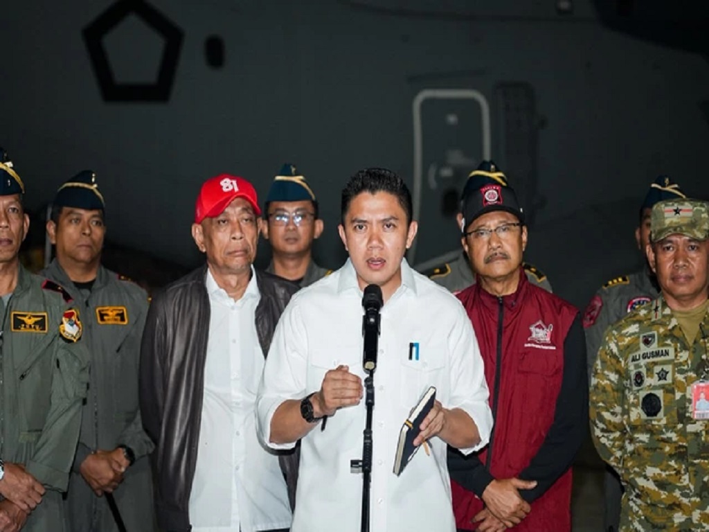 Seskab Teddy Sebut Presiden Instruksikan Kirim Bantuan Tambahan ke NTT dan Kalimantan