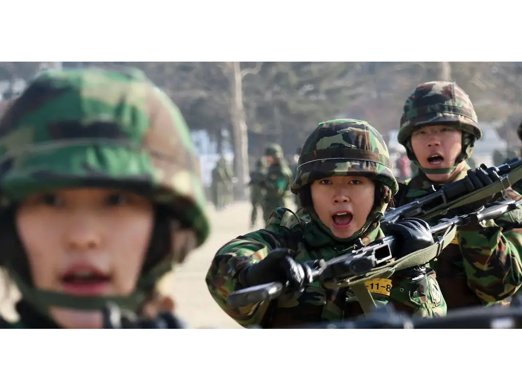 Korea Selatan Pertimbangkan Wajib Militer untuk Perempuan